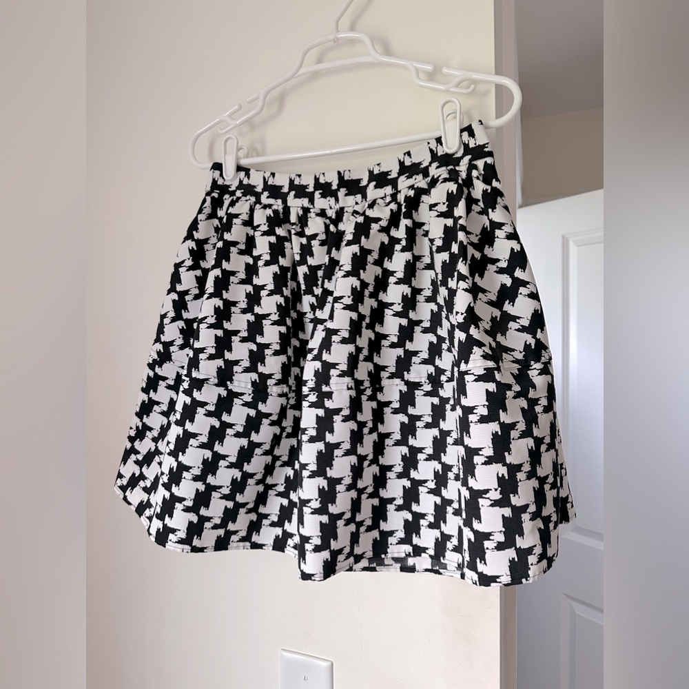 Express Skirt ASO Taylor Swift
